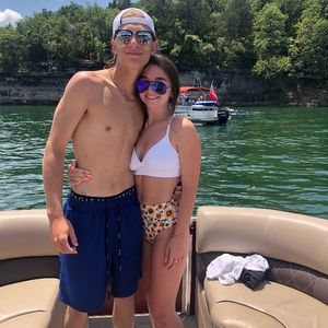 Meet your Posher, Landen